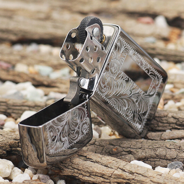 Зажигалка ZIPPO Slim® Venetian® с покрытием High Polish Chrome 1652 Зажигалка ZIPPO Slim® Venetian® с покрытием High Polish Chrome 1652